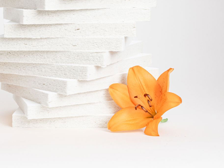 Aisti tiles with a flower